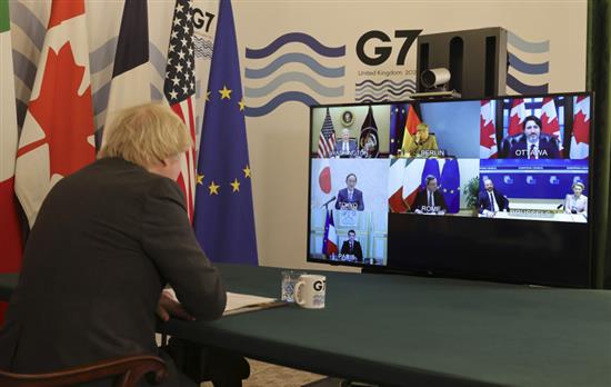 2月19日，在英国伦敦，英国首相约翰逊主持七国集团领导人视频会议。新华社发（英国首相府供图）